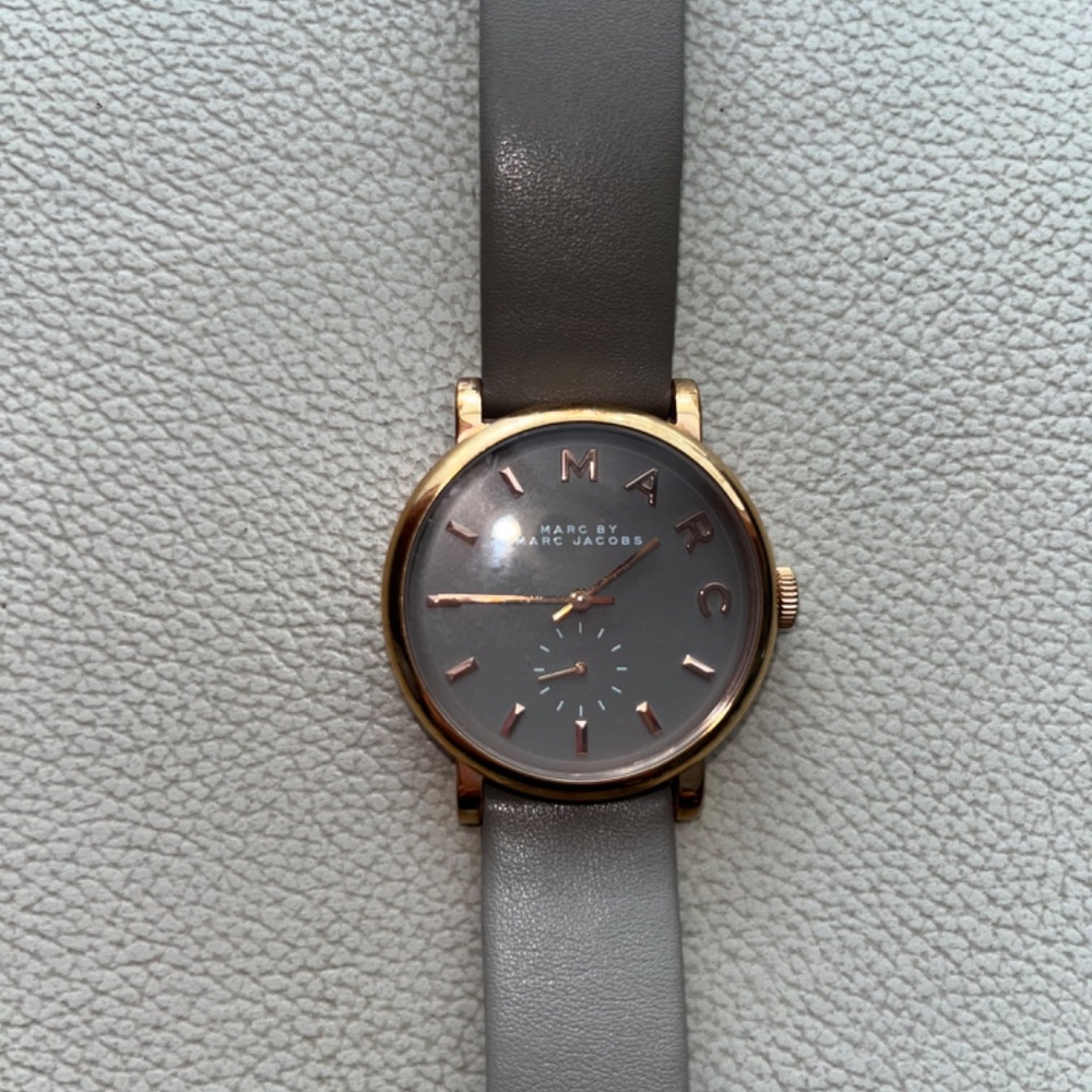 Marc Jacobs Watch - Picture 2 of 2